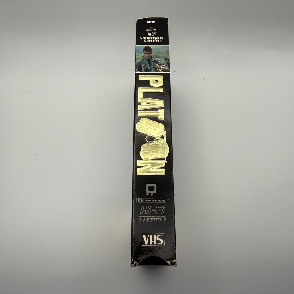 Platoon VHS 1988 Vestron Video Oliver Stone Charlie Sheen Best Picture Gold Foil - Picture 5 of 5